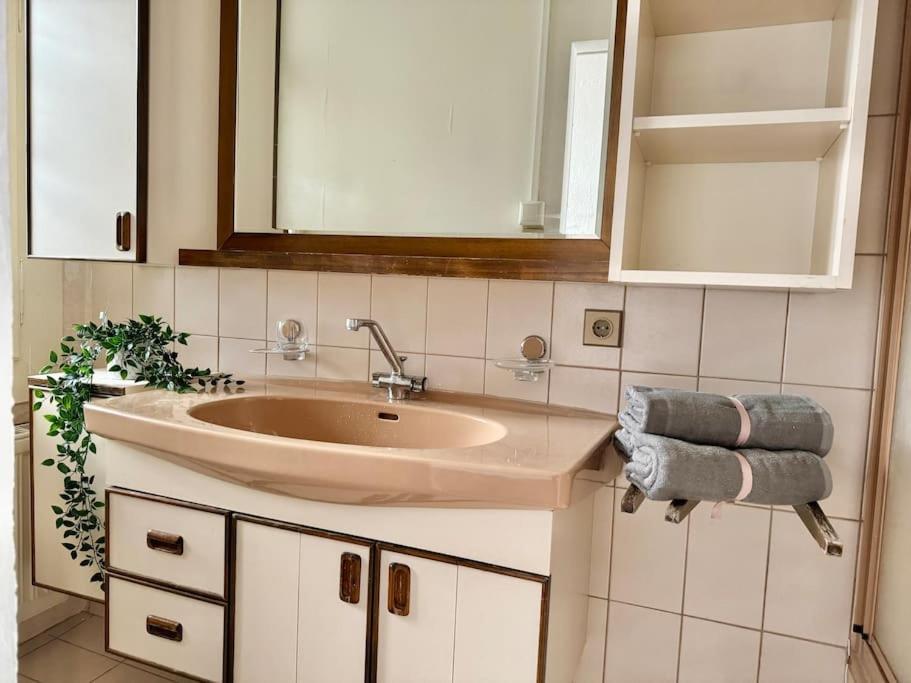 110 M2 Sunny Central Apartament
